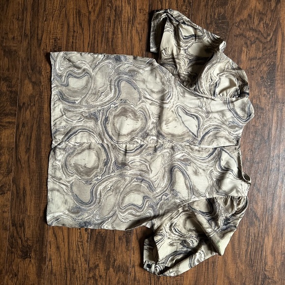 SHEIN Swirl Pattern Puff Sleeve Blouse (Size L) - Picture 8 of 9